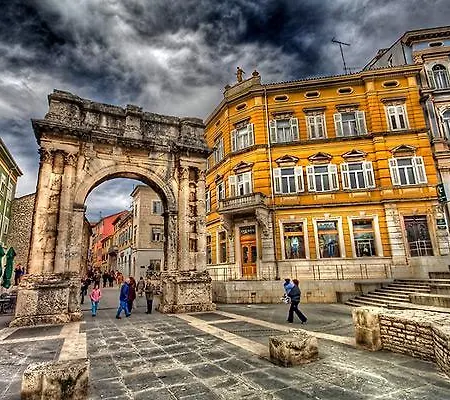 Apartment Pula Relax With Free Private Parking Apartment