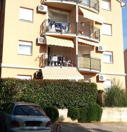 Apartment Pula Relax With Free Private Parking