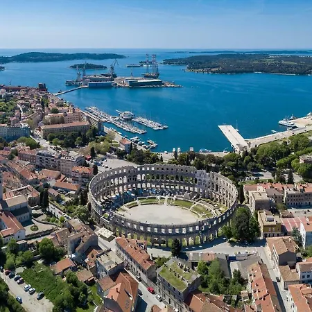 Apartment Pula Relax With Free Private Parking